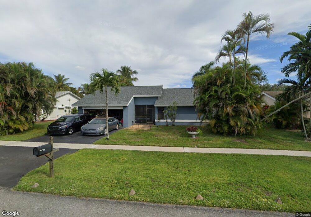 9758 Richmond Cir, Boca Raton, FL 33434 - photo 1