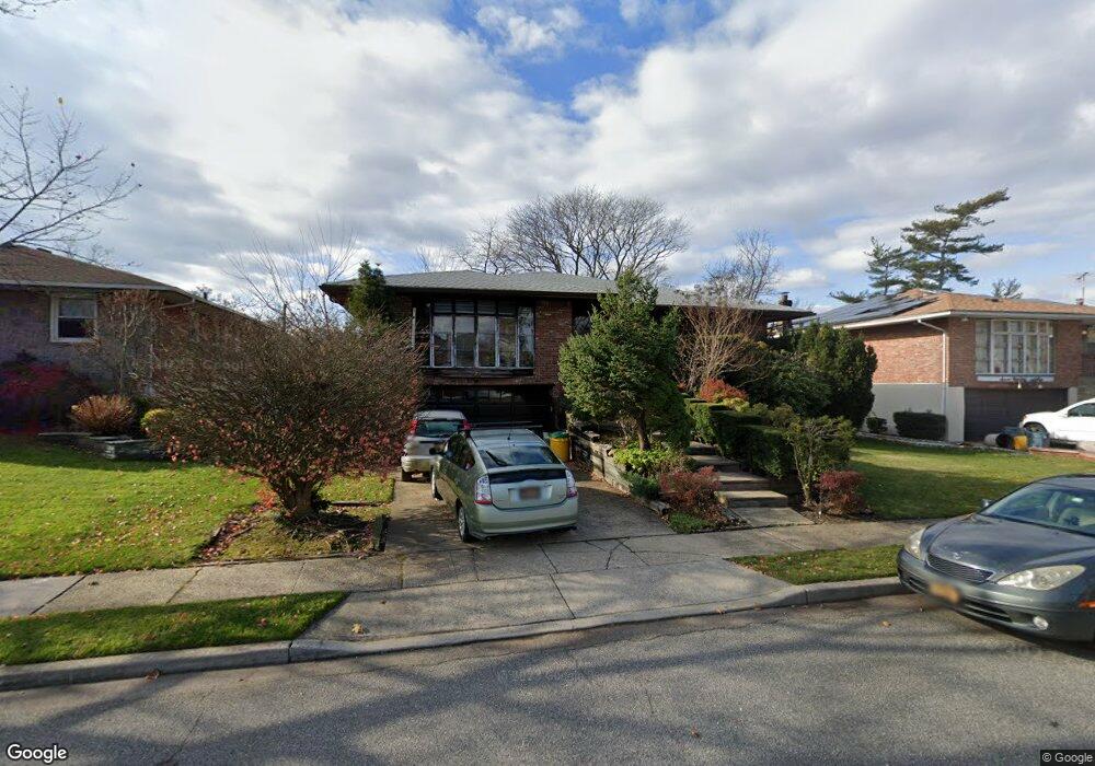 729 Bunker Rd, Valley Stream, NY 11581 - photo 1