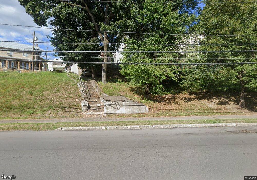 904 E Commerce St, Shamokin, PA 17872 - photo 1