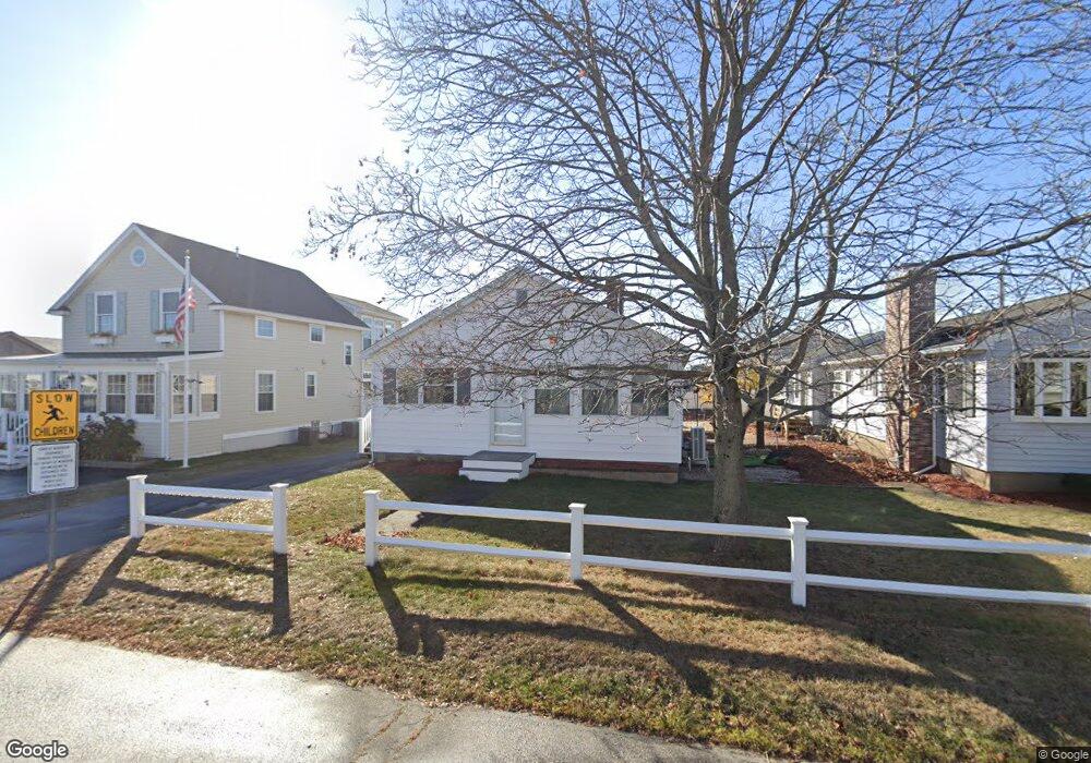 128 Franklin St, Seabrook, NH 03874 - photo 1