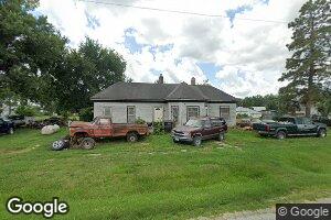 210 W 4th St, Cantril, IA 52542