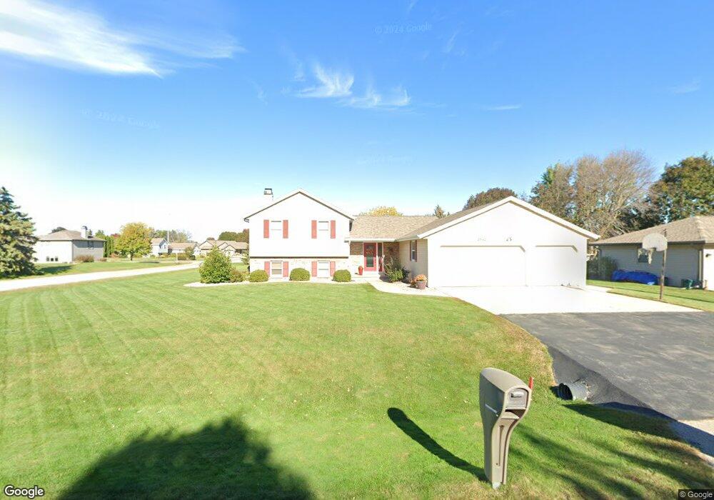 W2942 Farmstead Dr, Appleton, WI 54915 - photo 1