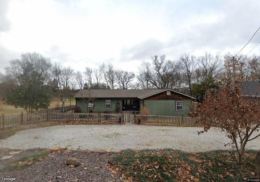 590 W First Ave, Elkins, AR 72727 - photo 1