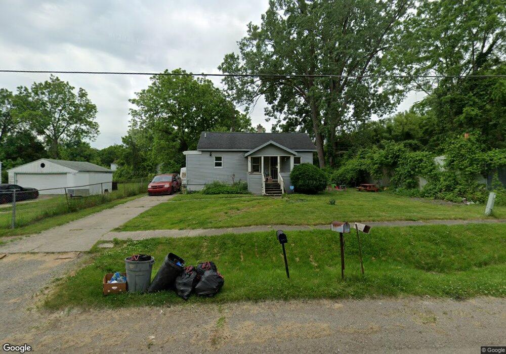 1050 E Downey Ave, Flint, MI 48505 - photo 1