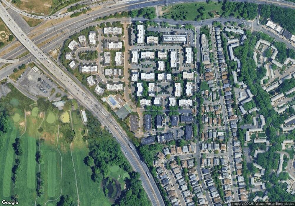 20707 Estates Dr unit 3 Fl, Bayside, NY 11360 - photo 1