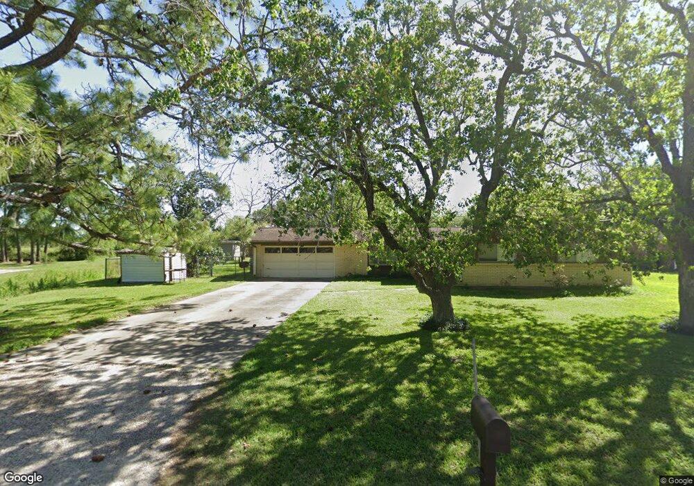 316 Lindsey Ave, Bay City, TX 77414 - photo 1