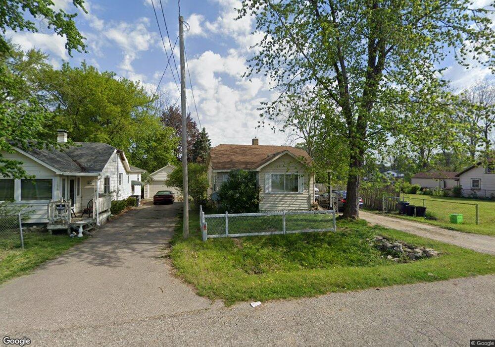 1072 W Bergin Ave, Flint, MI 48507 - photo 1