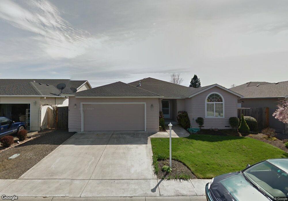 1916 Walnut Grove Ln, Central Point, OR 97502 - photo 1