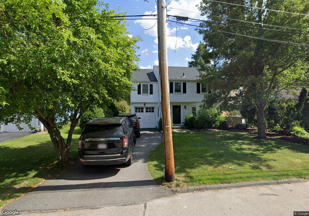 32 Thomas Rd, Wellesley, MA 02482 - photo 1