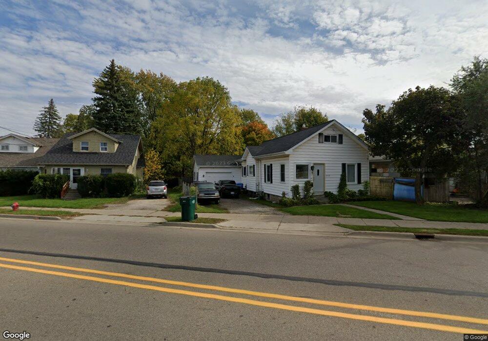 3331 S Washington Ave, Lansing, MI 48910 - photo 1