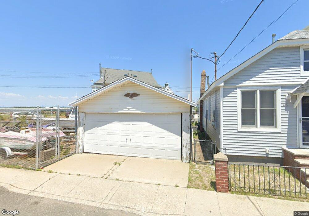 47 W 10th Rd, Broad Channel, NY 11693 - photo 1