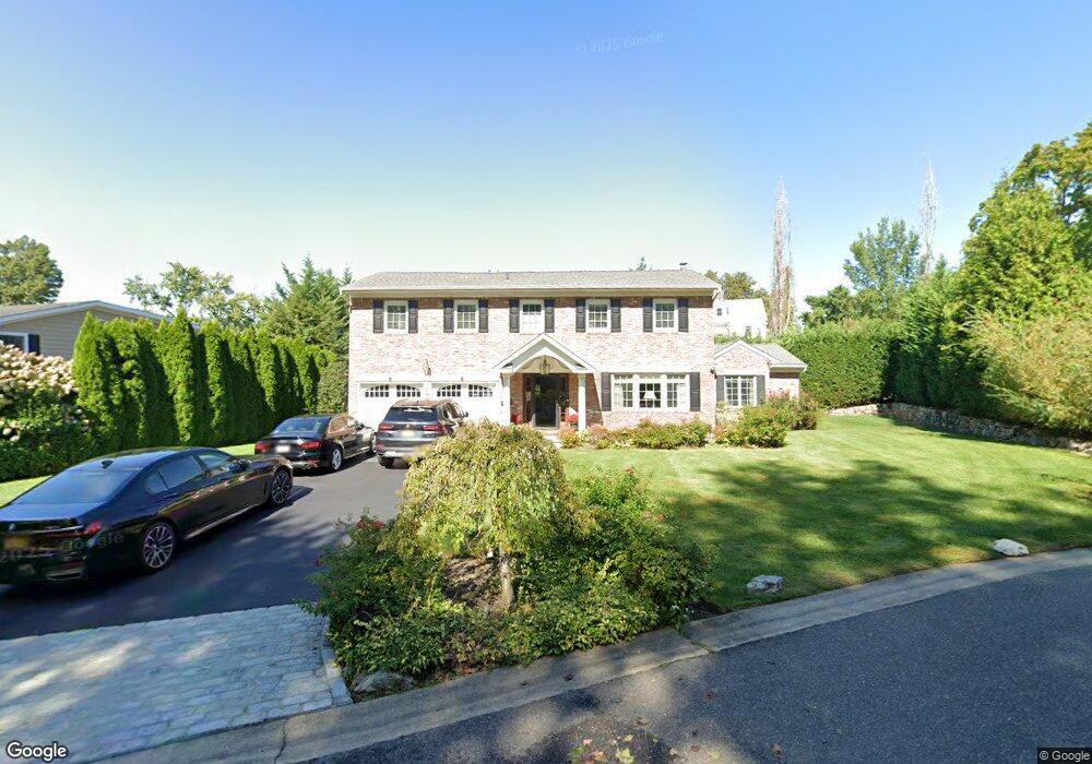 3 Willow Ct, Manhasset, NY 11030 - photo 1