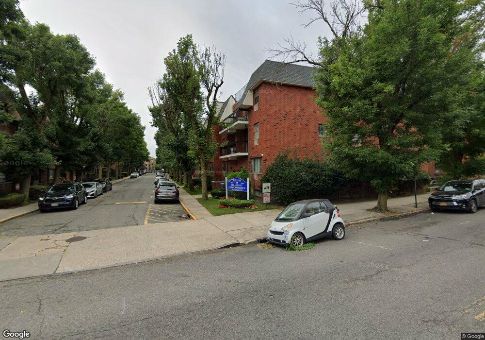 7104 Sutton Place, Fresh Meadows, NY 11365 - photo 1