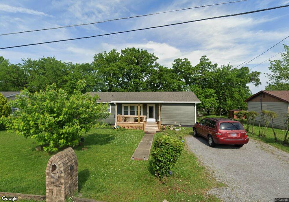 906 Smith St, Shelbyville, TN 37160 - photo 1