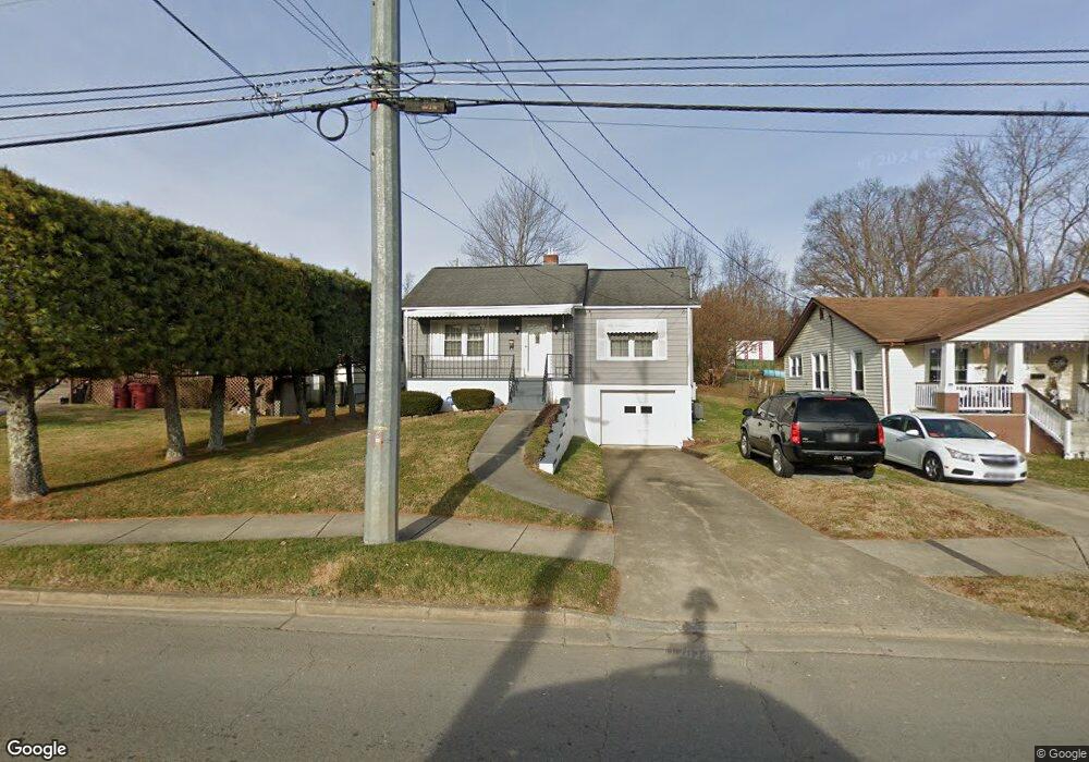 1611 E Fairview Ave, Johnson City, TN 37601 - photo 1