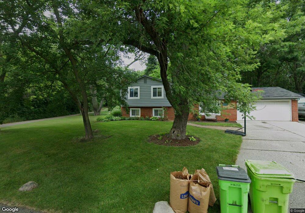 7572 Glascott Ave, West Bloomfield, MI 48323 - photo 1