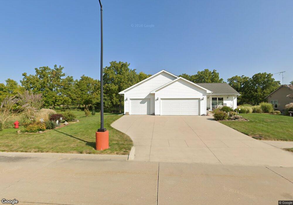 904 Colonial Ln, Columbus Junction, IA 52738 - photo 1