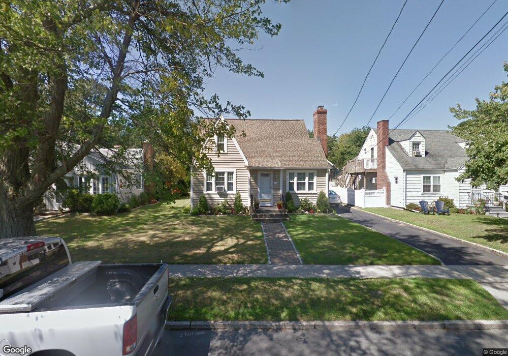 146 Courtland Hill St, Stamford, CT 06906 - photo 1