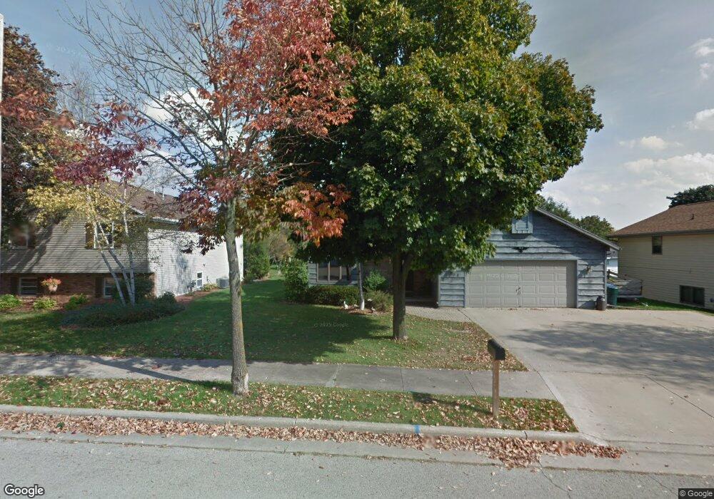 304 Lom St, Combined Locks, WI 54113 - photo 1