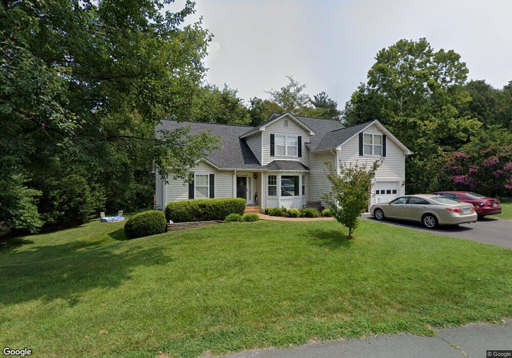 1585 Honeysuckle Ln, Charlottesville, VA 22902 - photo 1