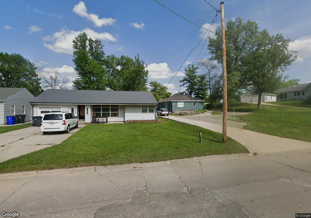 632 34th St SE, Cedar Rapids, IA 52403 - photo 1