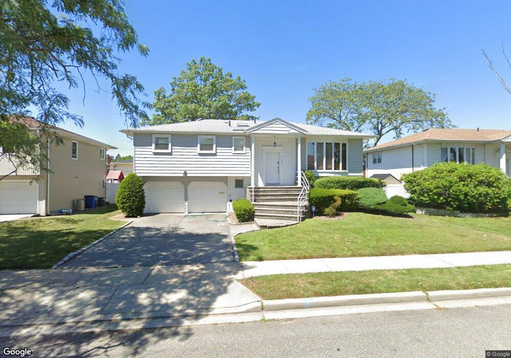 723 Eagle Dr, Valley Stream, NY 11581 - photo 1