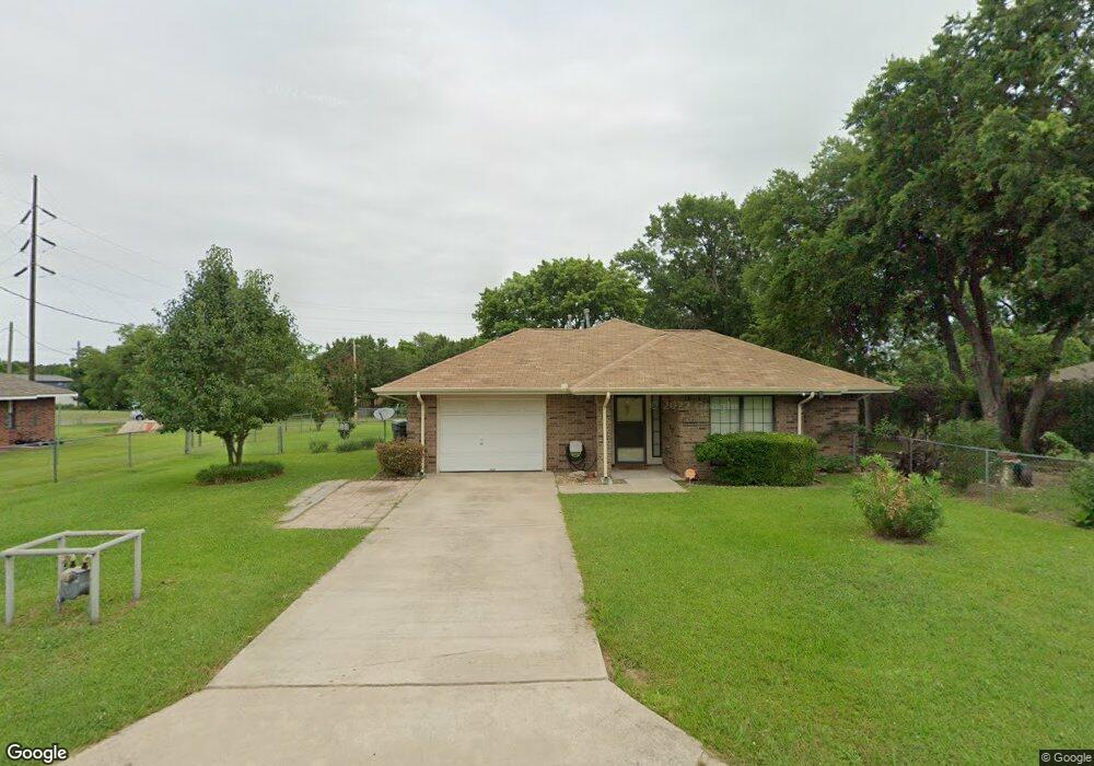 1307 1st Ave NW, Ardmore, OK 73401 - photo 1