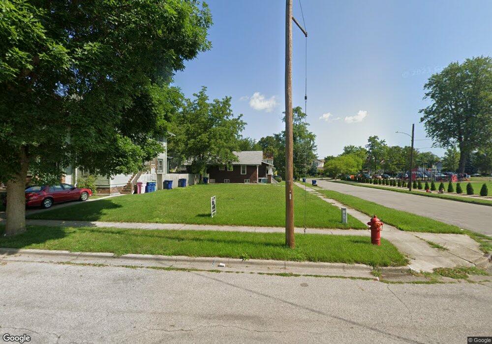 915 10th St, Bay City, MI 48708 - photo 1