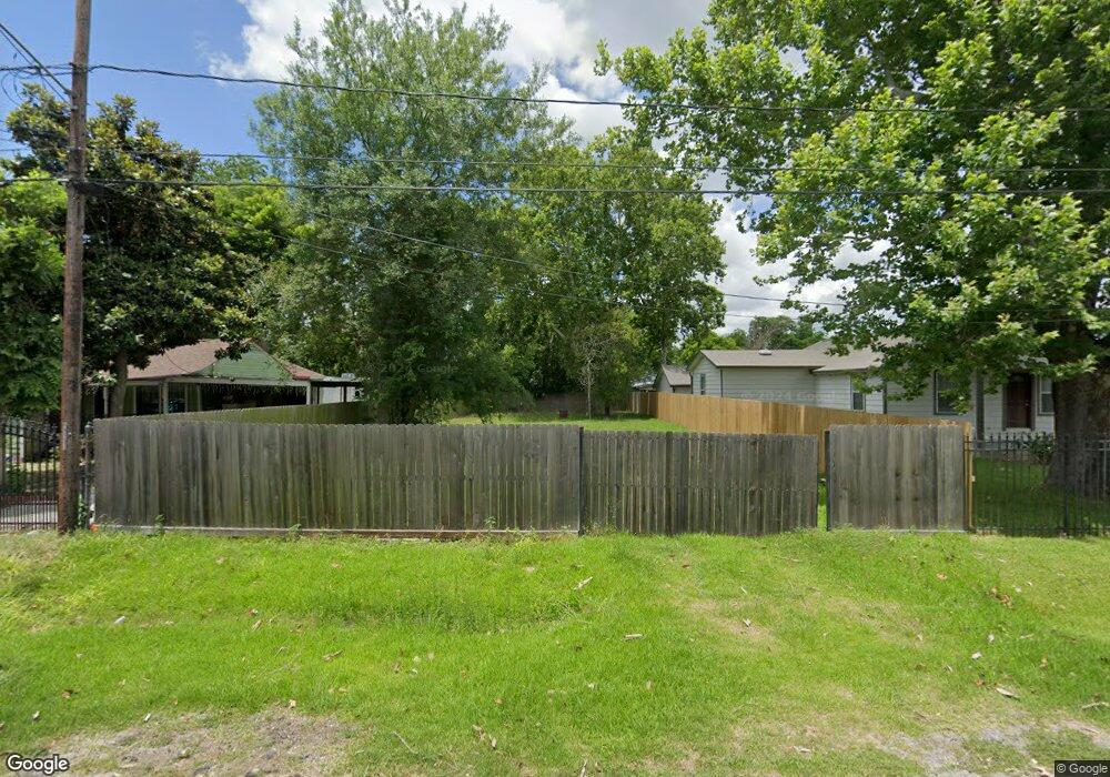 8215 Moon Beam St unit B, Houston, TX 77088 - photo 1