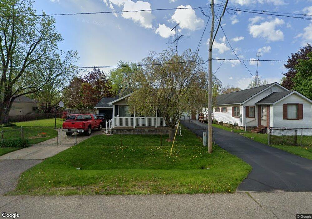 1023 W Buder Ave, Flint, MI 48507 - photo 1