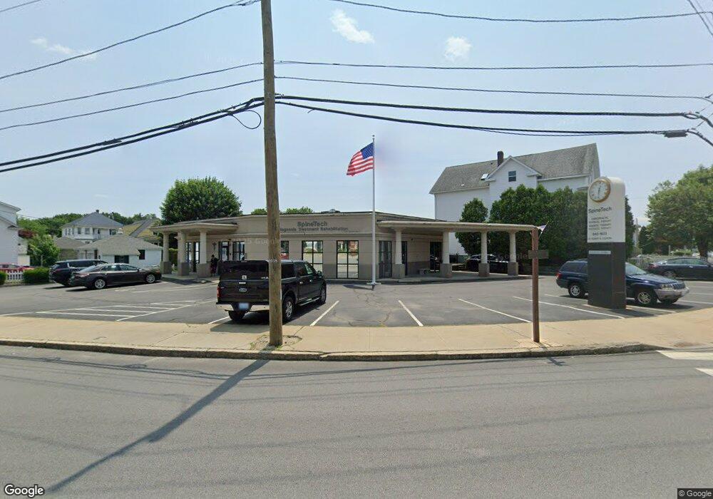 1528 Cranston St, Cranston, RI 02920 - photo 1