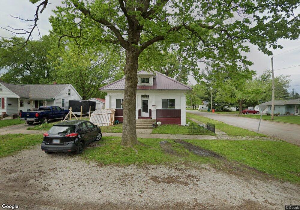 821 N 20th St, Mattoon, IL 61938 - photo 1