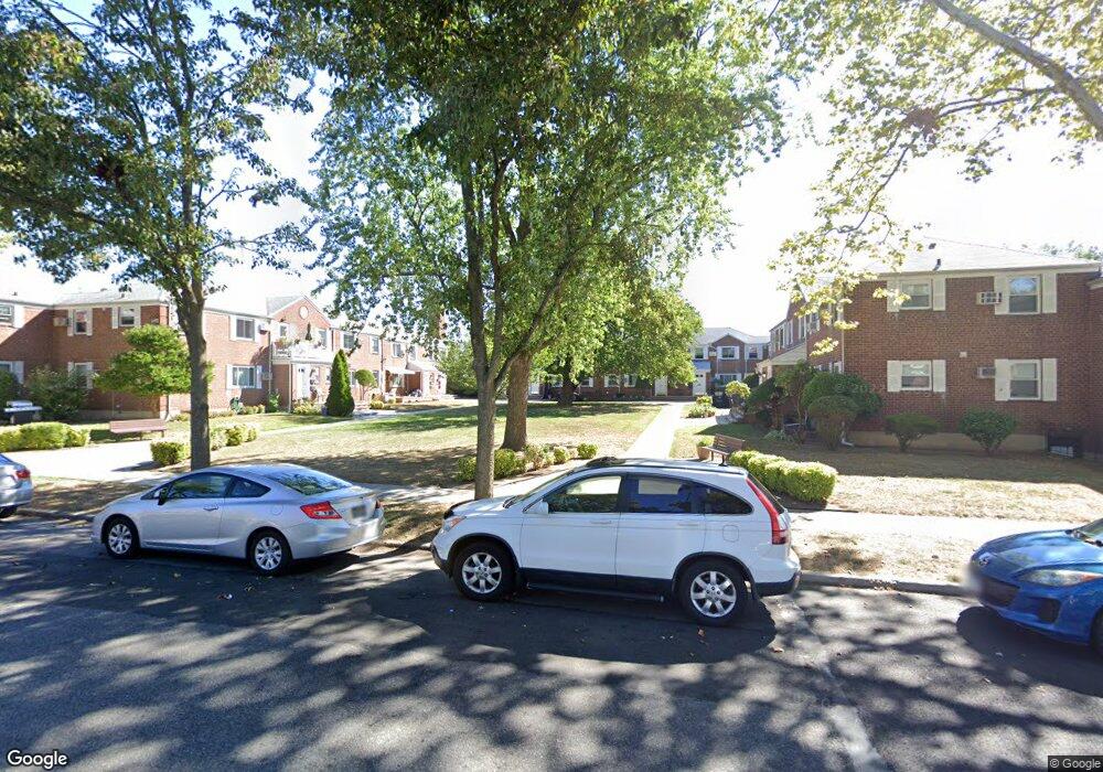 7343 255th St, Glen Oaks, NY 11004 - photo 1