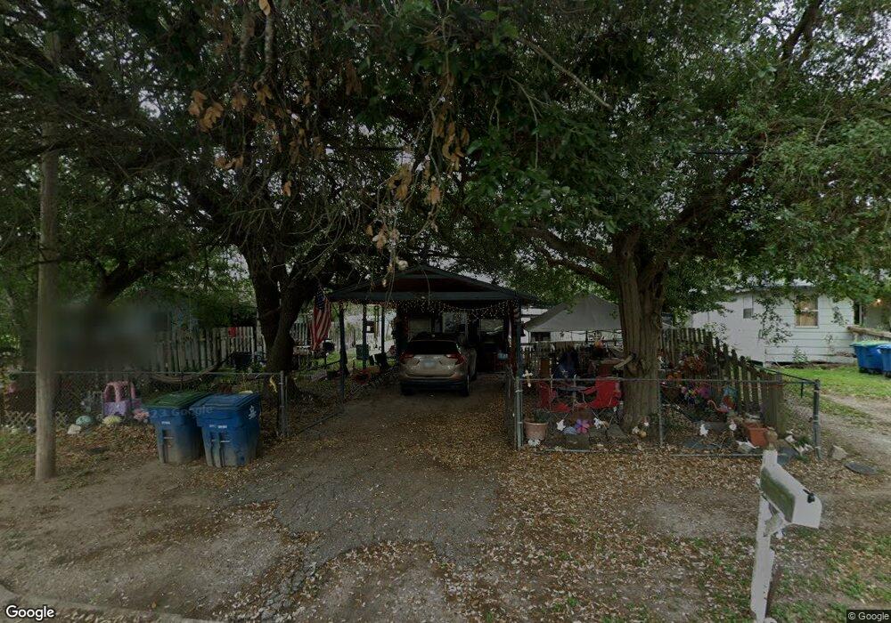 1003 W Flournoy St, Beeville, TX 78102 - photo 1