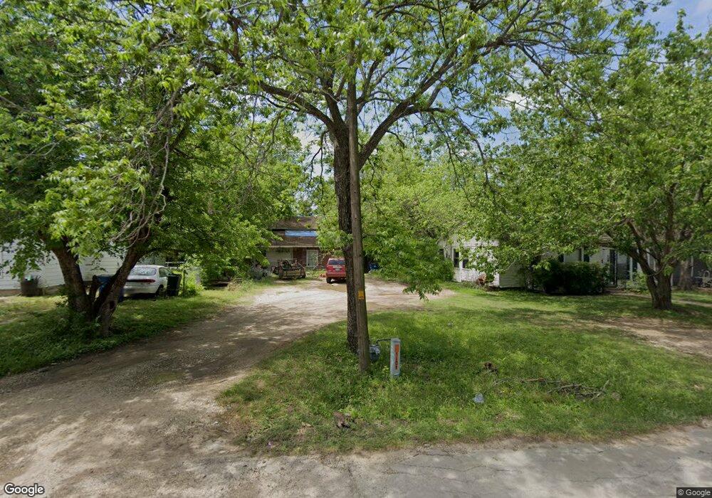 1101 N Sherman St, Ennis, TX 75119 - photo 1