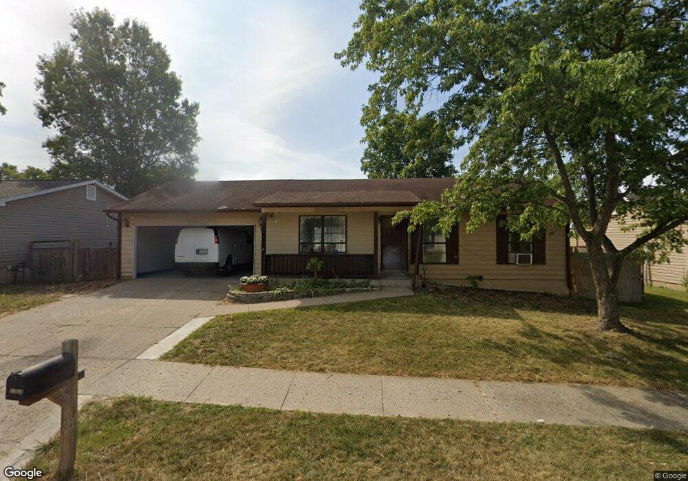 1362 Half Moon Dr, O Fallon, MO 63366 - photo 1