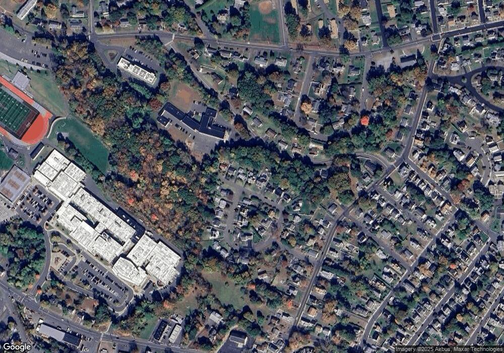 47 Pearl Rd, Naugatuck, CT 06770 - photo 1