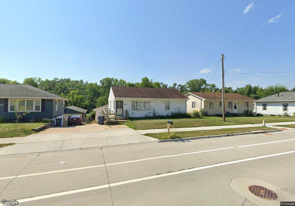 2011 O Ave NW, Cedar Rapids, IA 52405 - photo 1