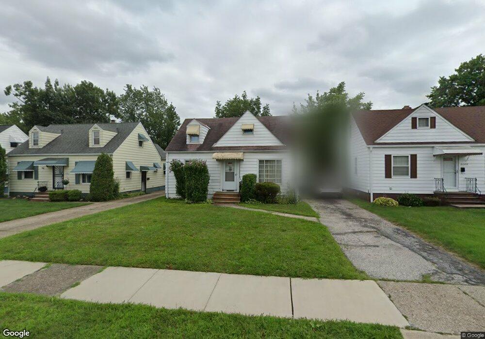 21304 Franklin Rd, Maple Heights, OH 44137 - photo 1