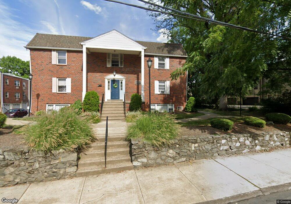 107 S Lansdowne Ave unit 105, Lansdowne, PA 19050 - photo 1