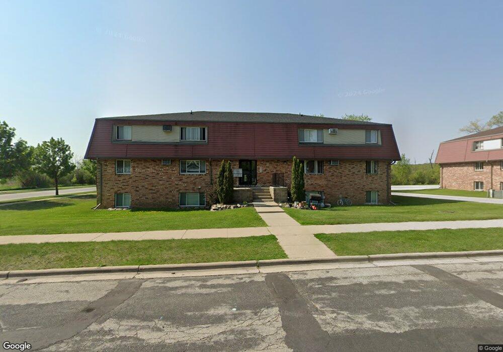 3209 Stanford Ln, West Bend, WI 53090 - photo 1