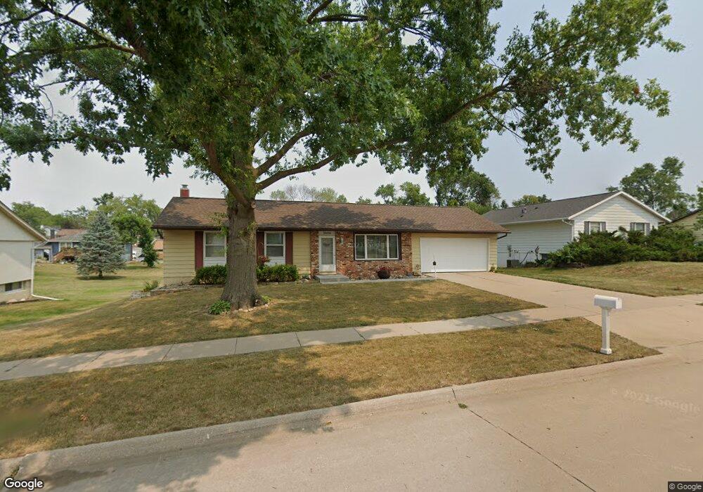 3808 Sue Ln NW, Cedar Rapids, IA 52405 - photo 1