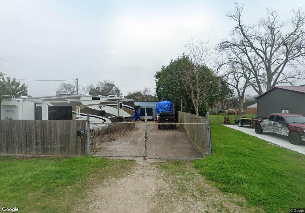 615 S Douglas St, Alvin, TX 77511 - photo 1