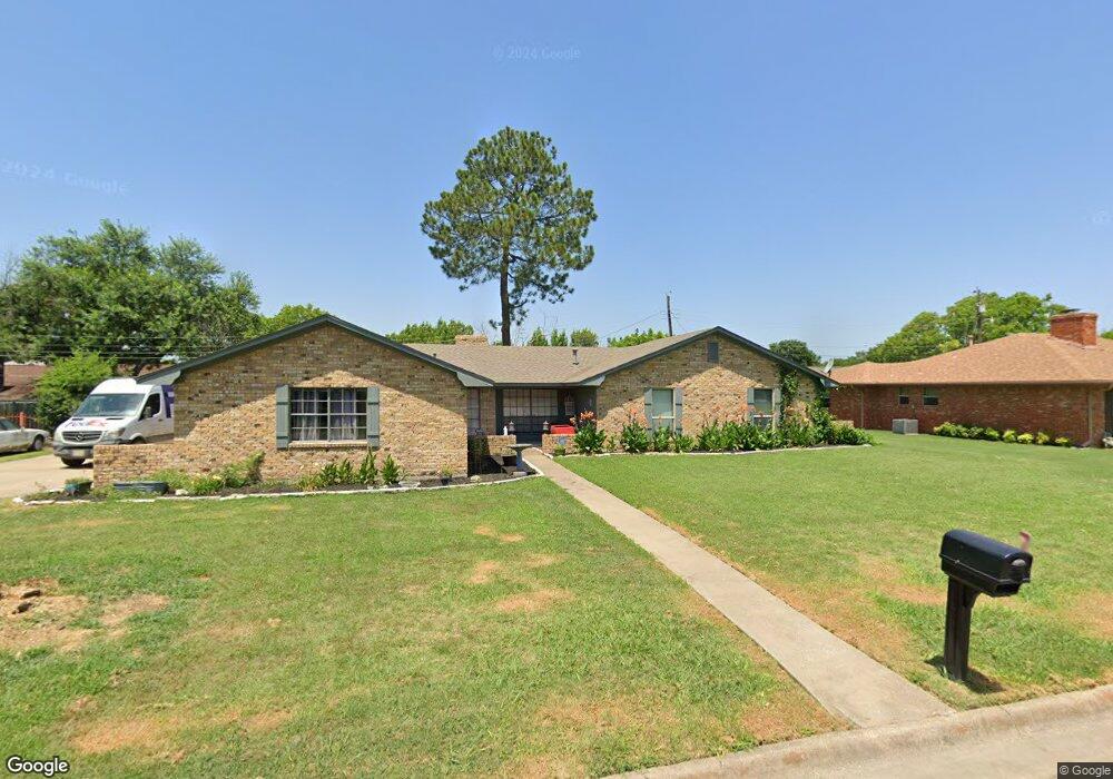 605 Lusk St, Bonham, TX 75418 - photo 1
