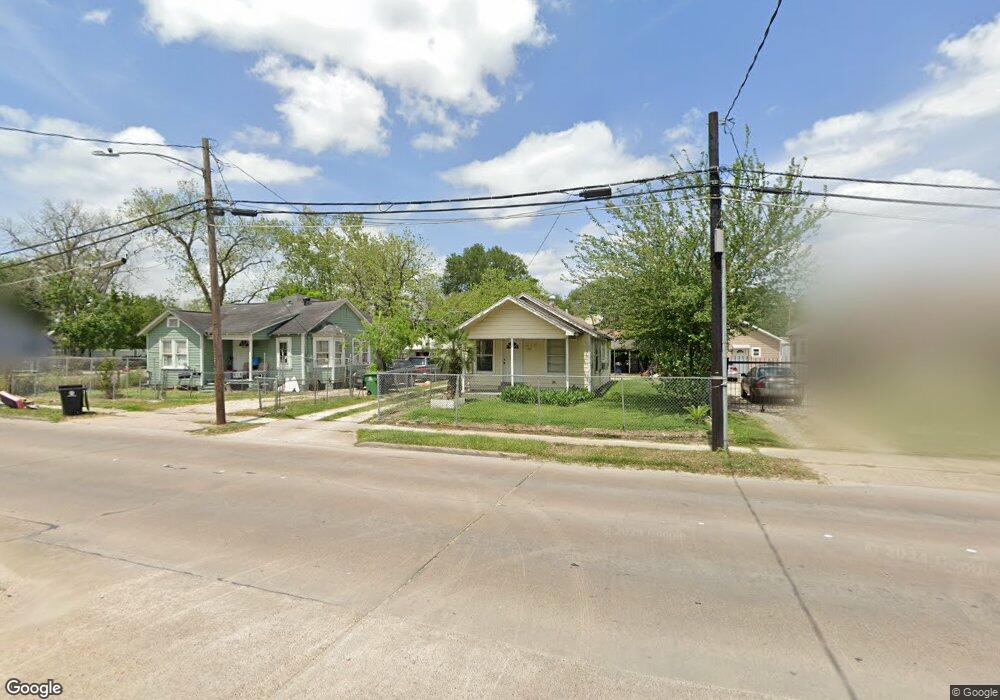 219 Tidwell Rd, Houston, TX 77022 - photo 1