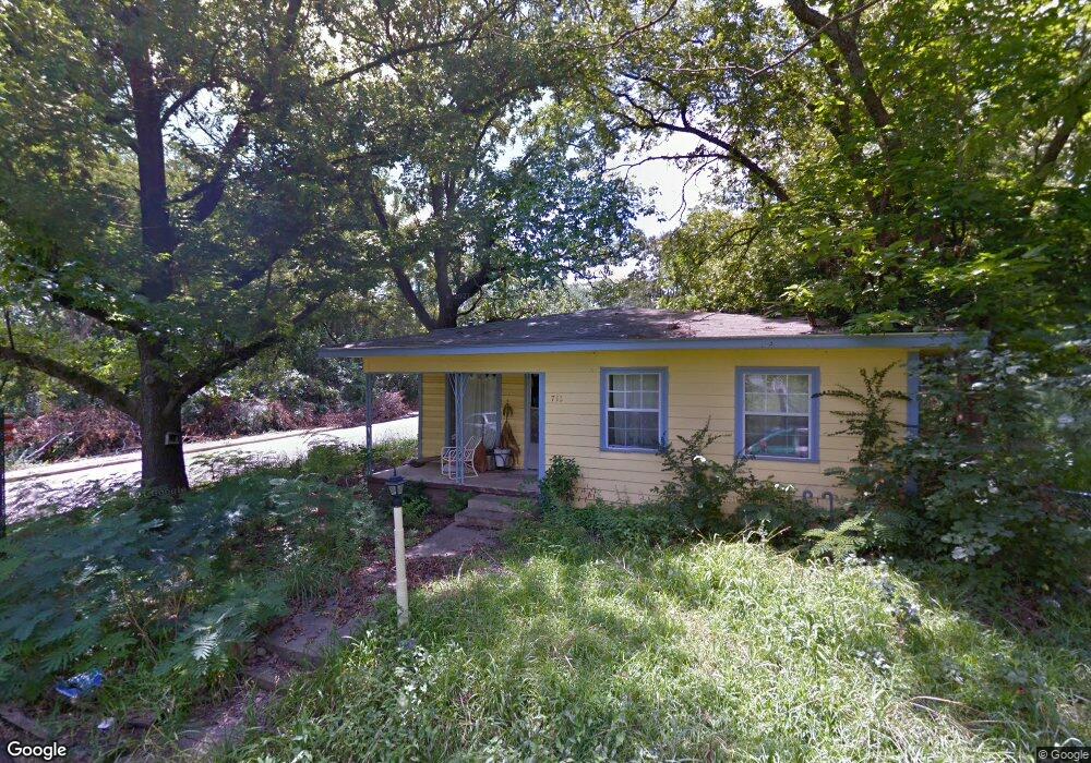 712 E Central St, Hugo, OK 74743 - photo 1