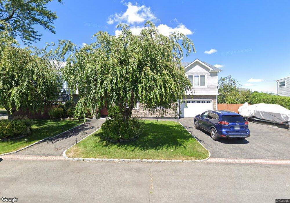 206 4th St, Lindenhurst, NY 11757 - photo 1