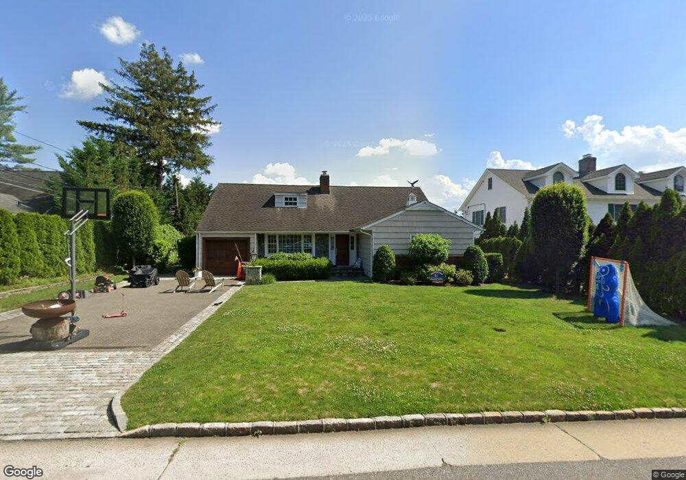 20 Chase Rd, Manhasset, NY 11030 - photo 1