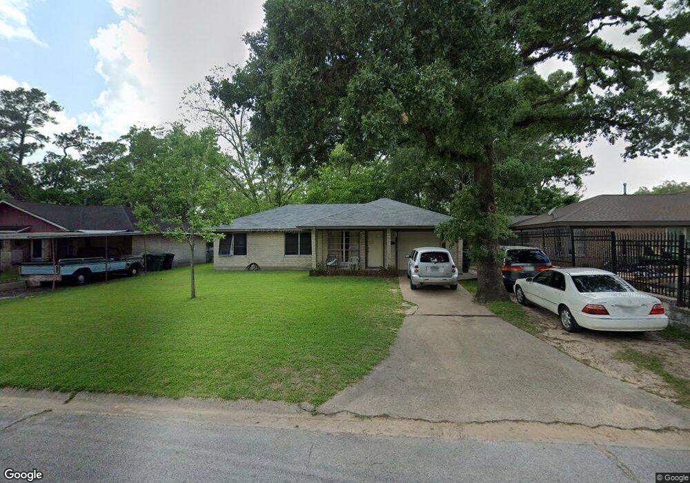 10427 Royal Oaks Dr, Houston, TX 77016 - photo 1