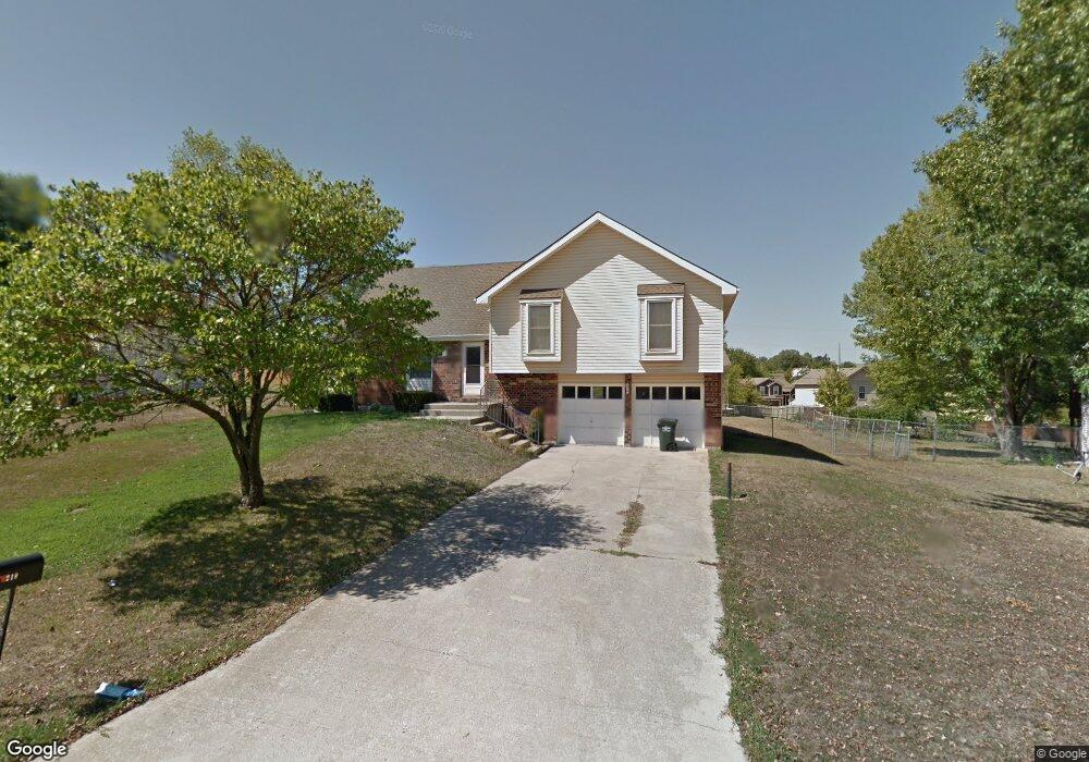 5218 Longview Rd, Shawnee, KS 66218 - photo 1